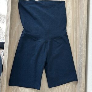 New without tags Beyond Yoga Spacedye Cruiser Maternity Biker Short - Navy Small